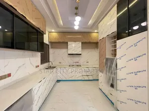 4bdrm Apartment in Ikeja Gra Lagos for rent