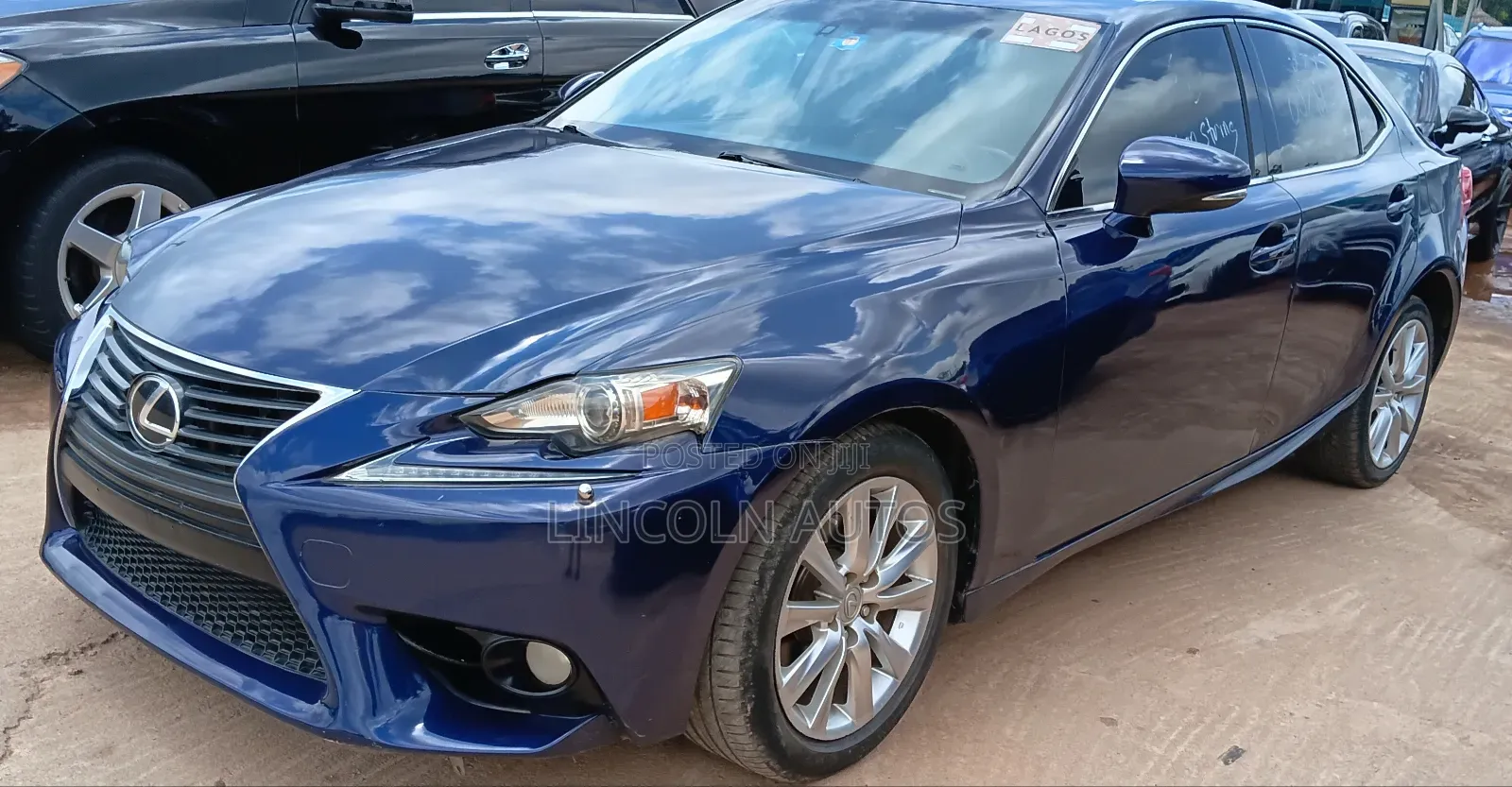 Lexus IS 2014 Blue