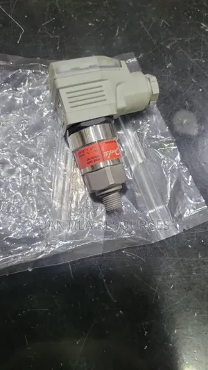 1. Pressure Transmitter Danfoss Part No. AKS 3000 060G6274