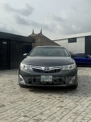 Toyota Camry XLE 4dr Sedan (2.5L 4cyl 6A) 2013 Gray