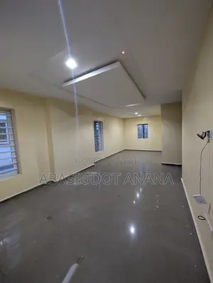 2bdrm Apartment in Shelter Afrique, Uyo for rent