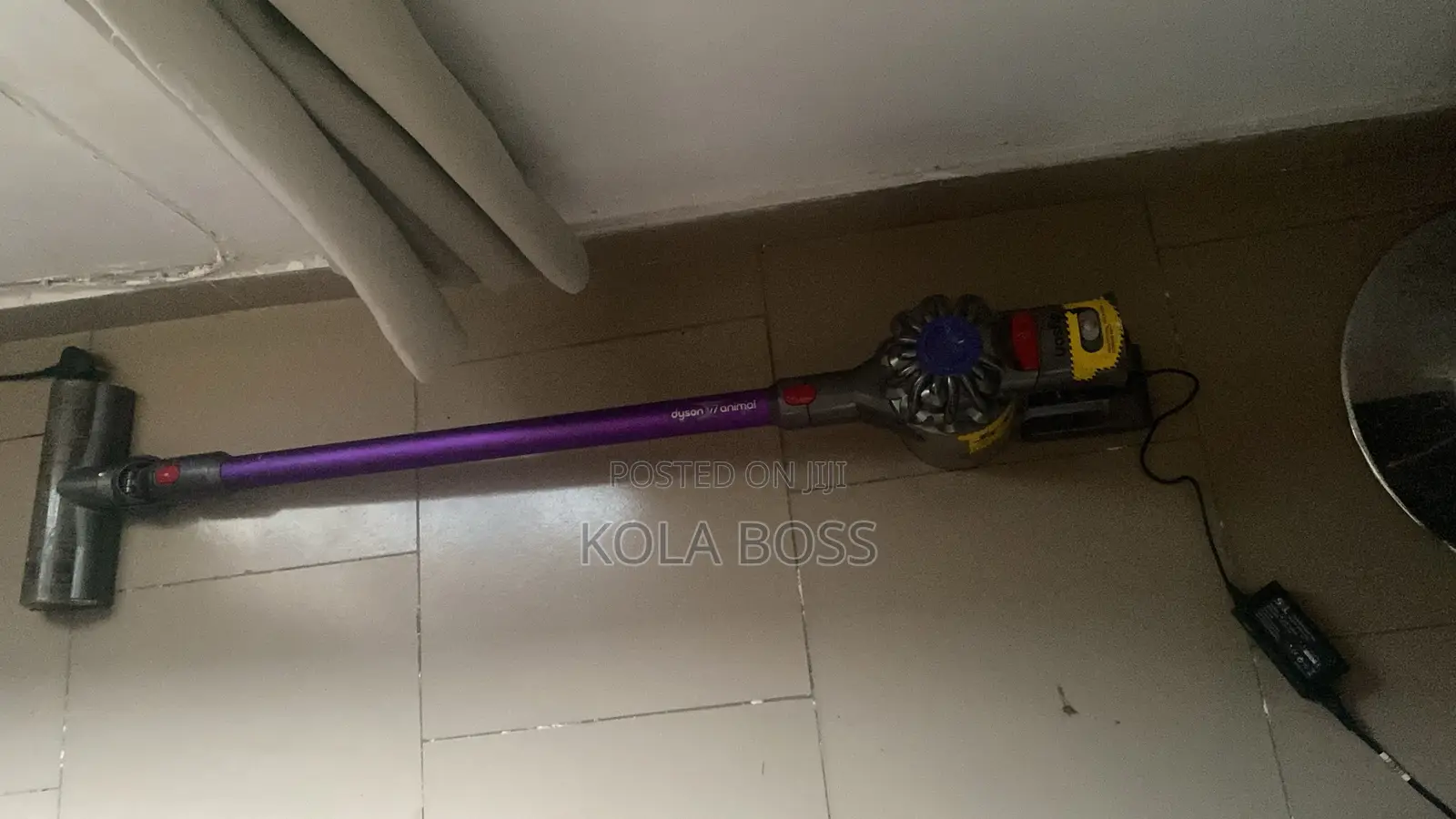 Dyson V7-Series Cordless Vacuum, Model SV11
