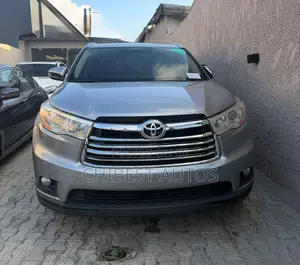 Toyota Highlander XLE 4dr SUV (3.5L 6cyl 6A) 2015 Silver