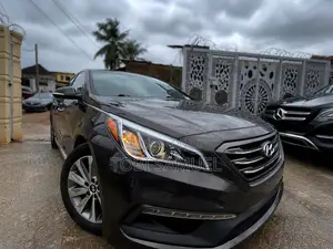 Hyundai Sonata Sport Sedan FWD (2.4L 4cyl 6A) 2016 Gray