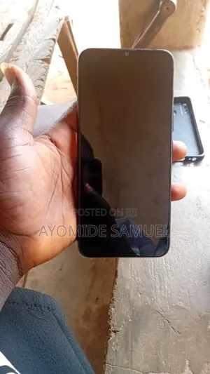 Infinix Hot 8 32 GB Purple