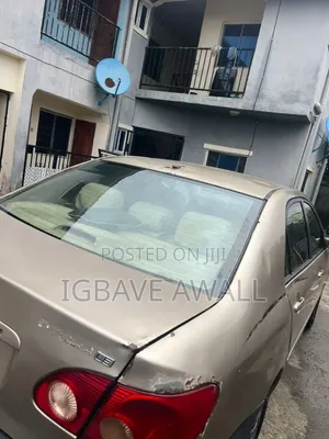 Toyota Corolla 2010 Gold
