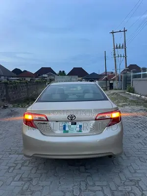 Toyota Camry 2013 Brown