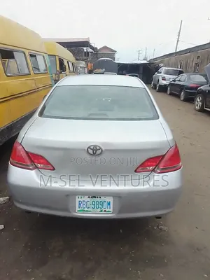 Toyota Avalon 2010 Silver