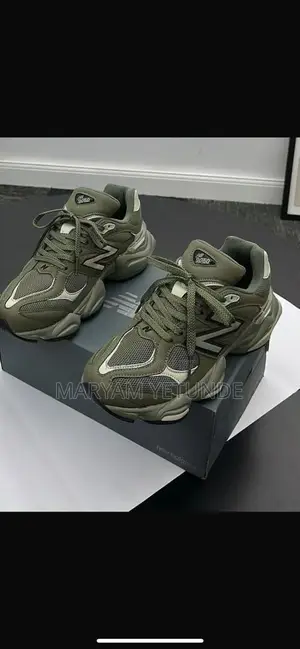 Quality Luxury New Balance Sneakers