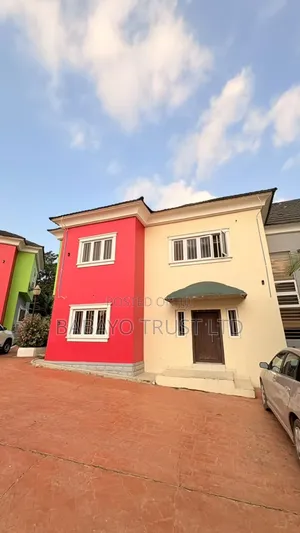 4bdrm Duplex in Jericho for rent