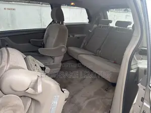 Toyota Sienna LE FWD 2006 Gold