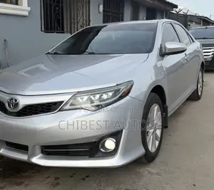 Toyota Camry XLE 4dr Sedan (2.5L 4cyl 6A) 2013 Silver