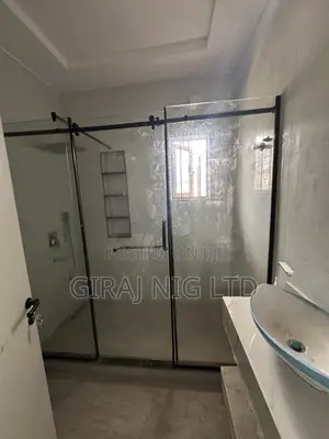 Bathroom Glass Cubicle