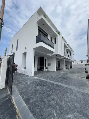 5bdrm Duplex in Sangotedo for sale