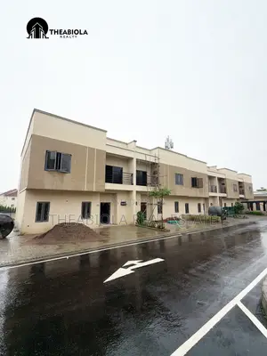 4bdrm Townhouse/Terrace in Apo By Cedarcrest, for sale