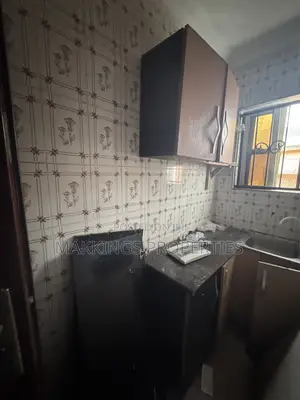 Mini Flat in Thomas Estate for rent