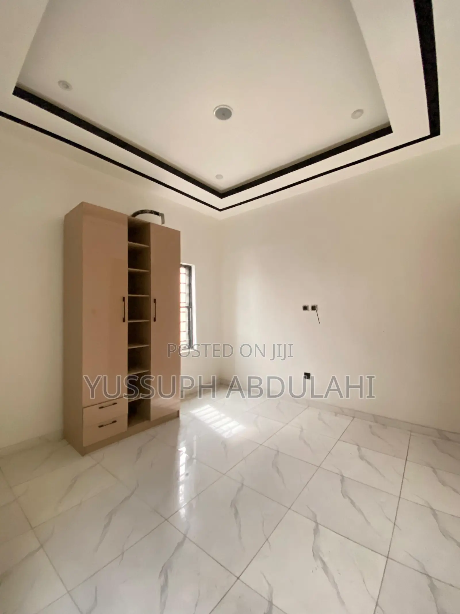 4bdrm Duplex in Chevron for sale