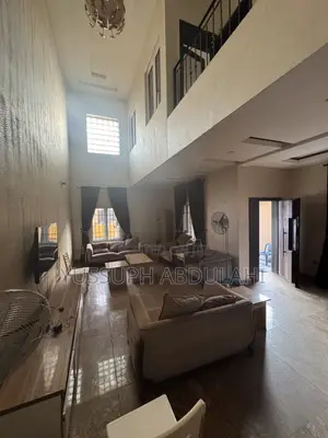 5 Bedrooms Yaba