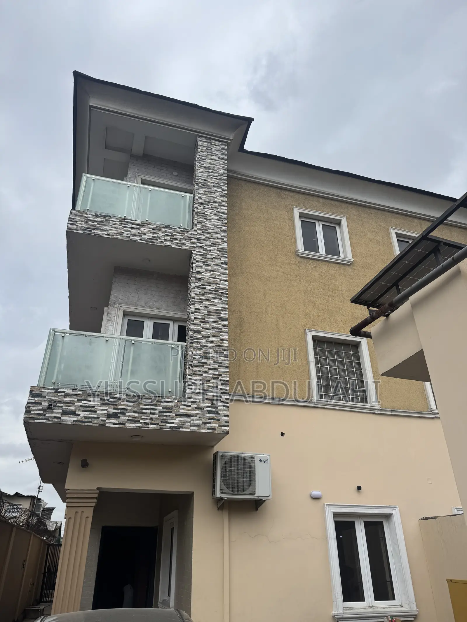 5 Bedrooms Yaba