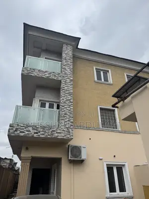 5 Bedrooms Yaba