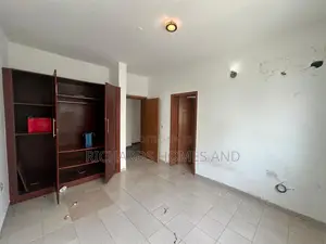3bdrm Apartment in Lekki Phase 1 for rent
