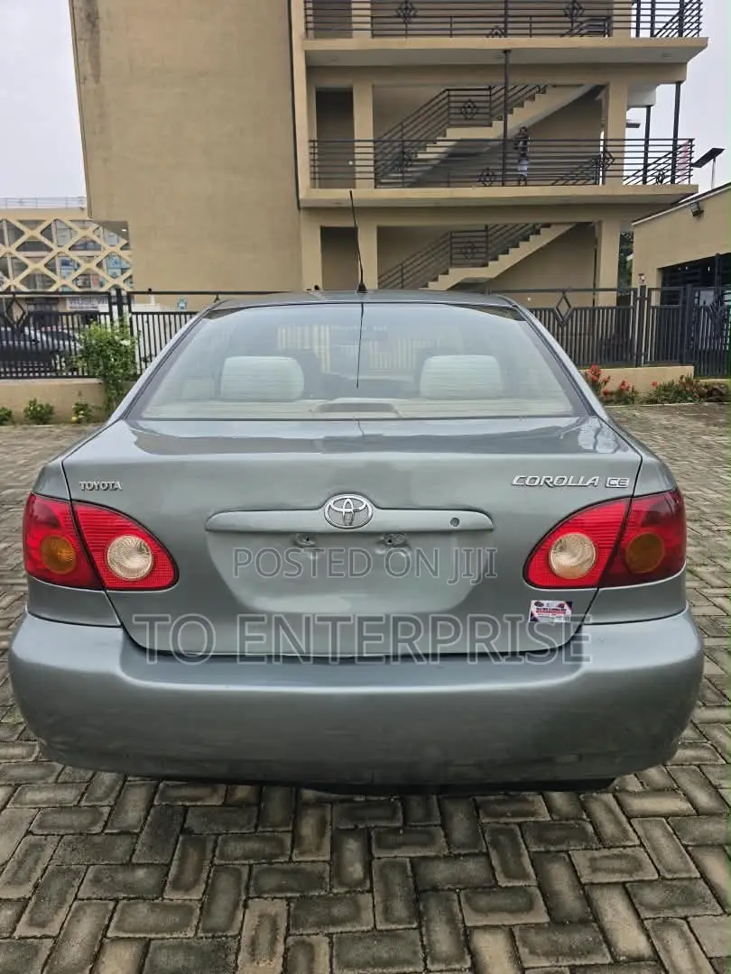 Toyota Corolla 2004 Gray
