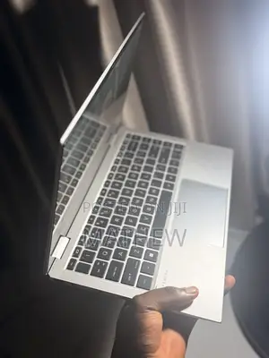 Laptop HP EliteBook 1040 G8 16GB Intel Core i7 HDD+SSD 512GB