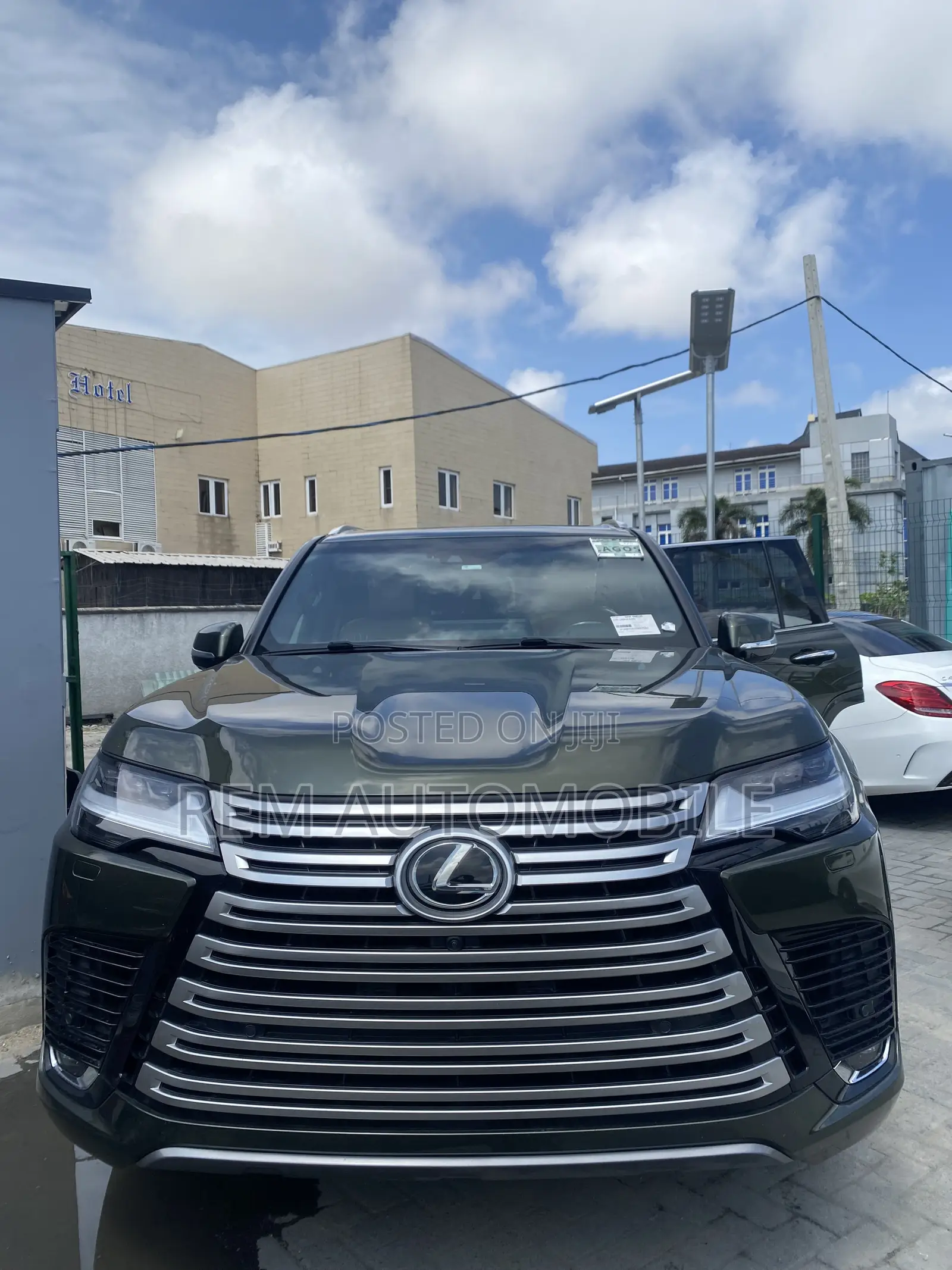 Lexus LX 600 2022 Green