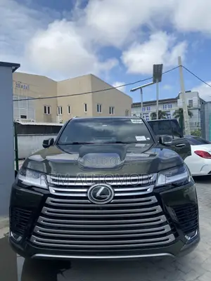 Lexus LX 600 2022 Green