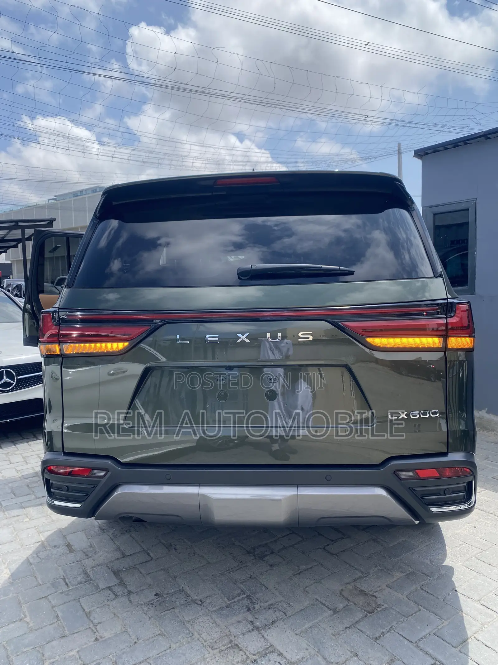 Lexus LX 600 2022 Green