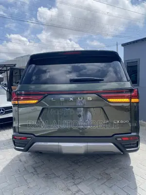 Lexus LX 600 2022 Green