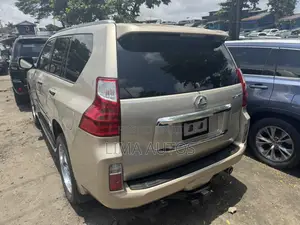 Lexus GX 2013 Gold