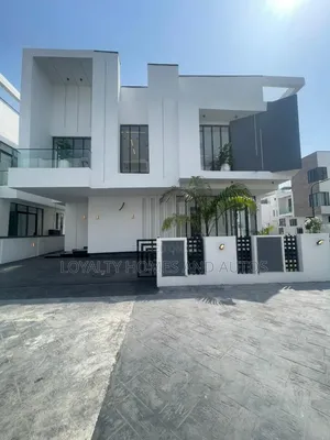 5bdrm Duplex in Chevron for sale
