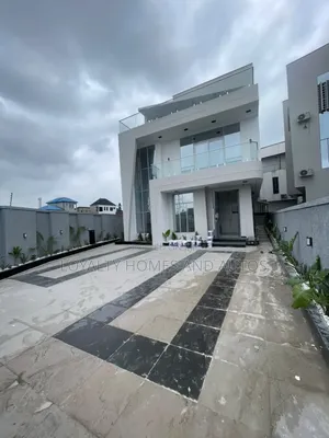 5bdrm Duplex in Chevron for sale