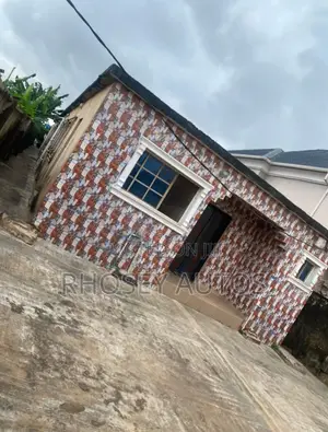 8bdrm Block of Flats in Igando / Ikotun/Igando for sale