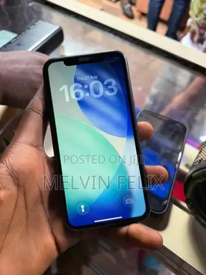 Apple iPhone 11 64 GB Black
