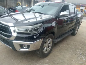 Toyota Hilux SR5 4x4 2015 Black
