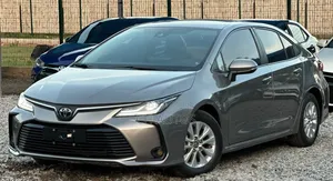 Toyota Corolla XSE 2023 Gold