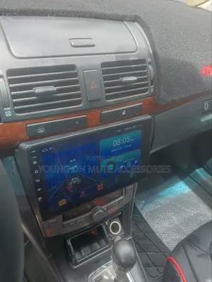 Toyota Avensis 2003--2007 Android Screen Navigation With Reverse Cam