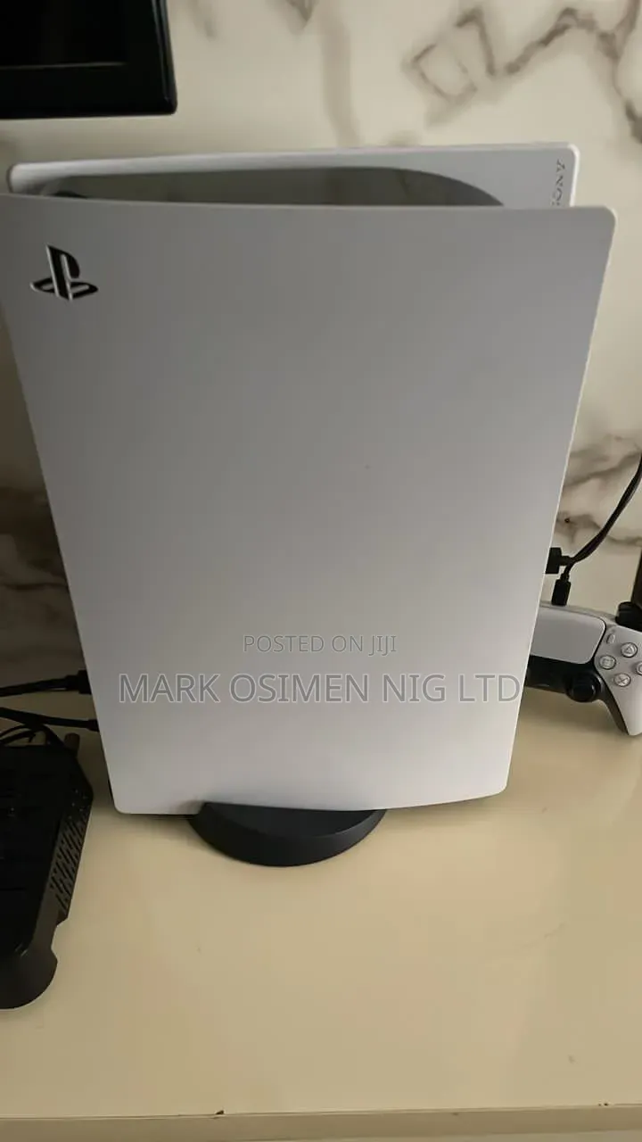 PS5 With 4 Discs