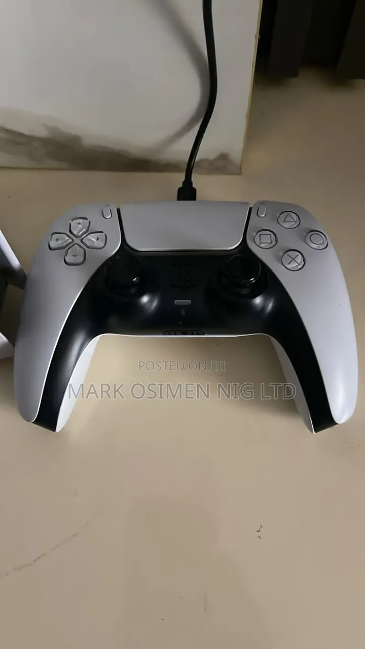 PS5 With 4 Discs