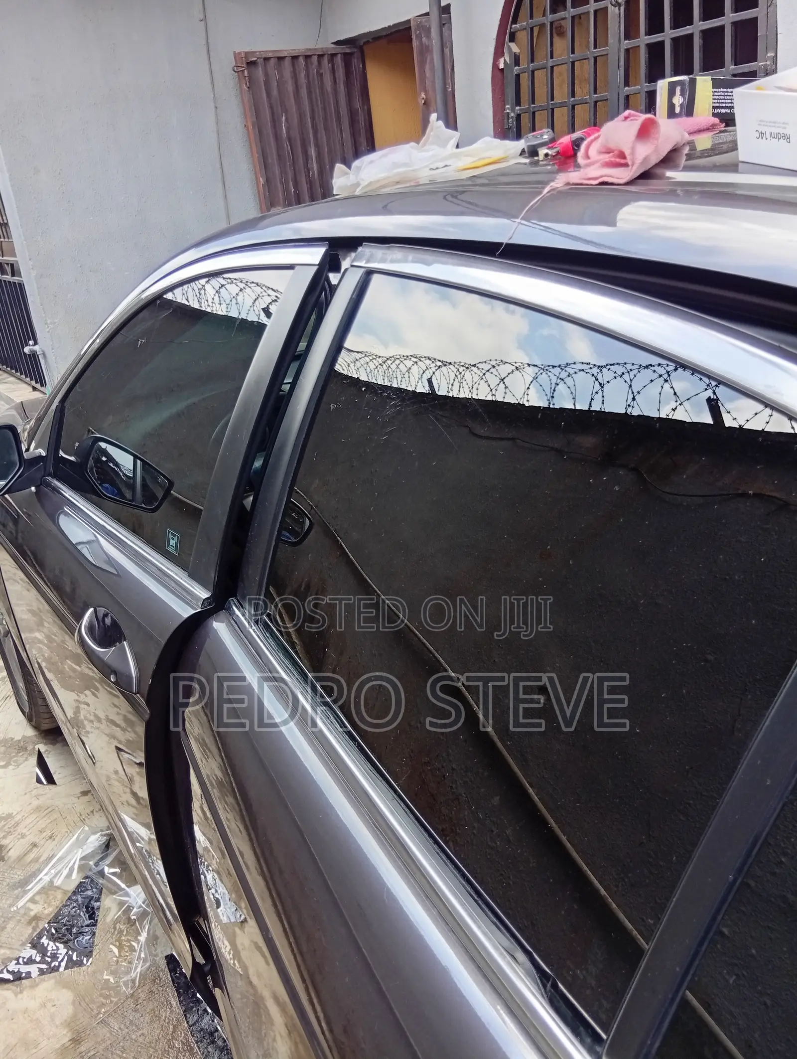 Professional Car Window Tinting - Factory Like (Clean Finish)