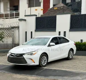 Toyota Camry 2016 White