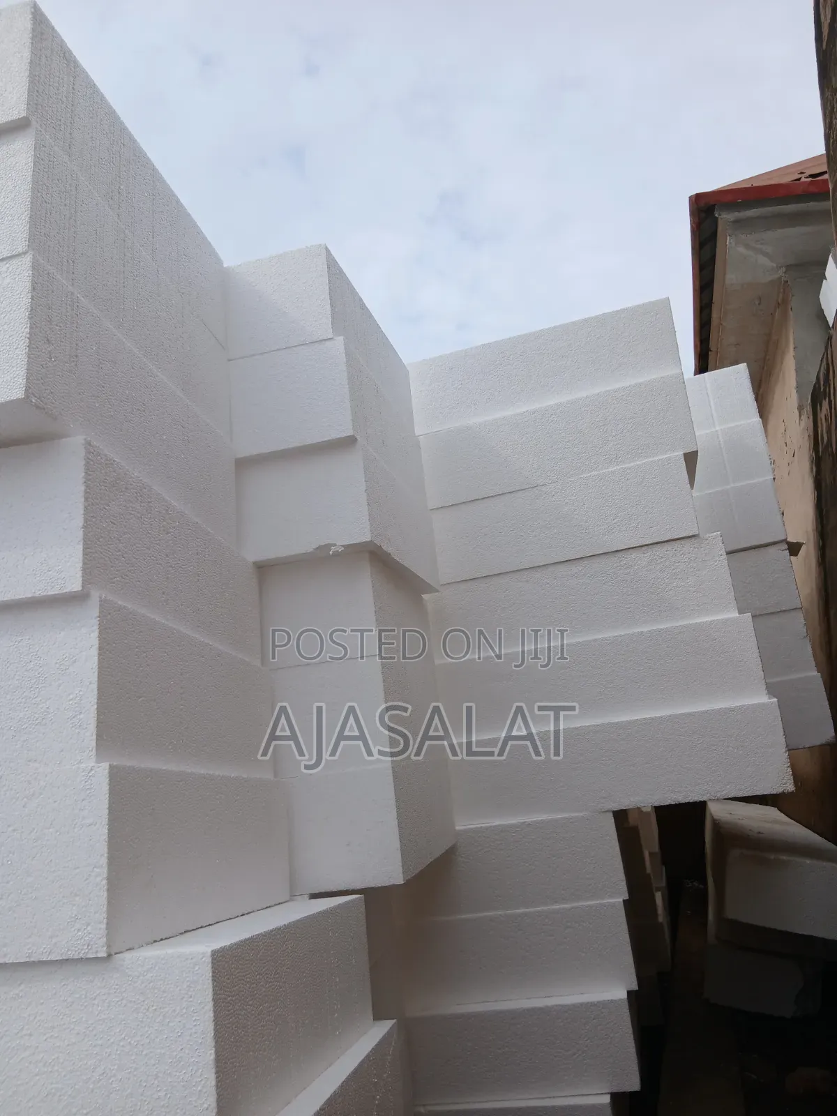 Polystyrene Board and Parapet Pop