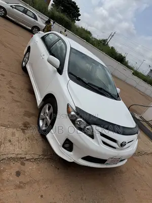 Toyota Corolla 2011 White