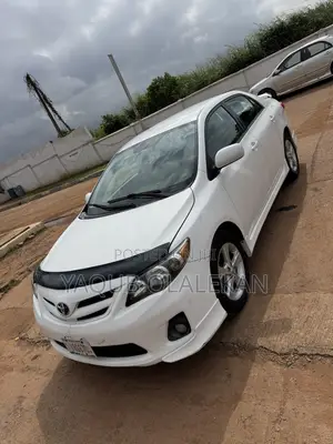 Toyota Corolla 2011 White
