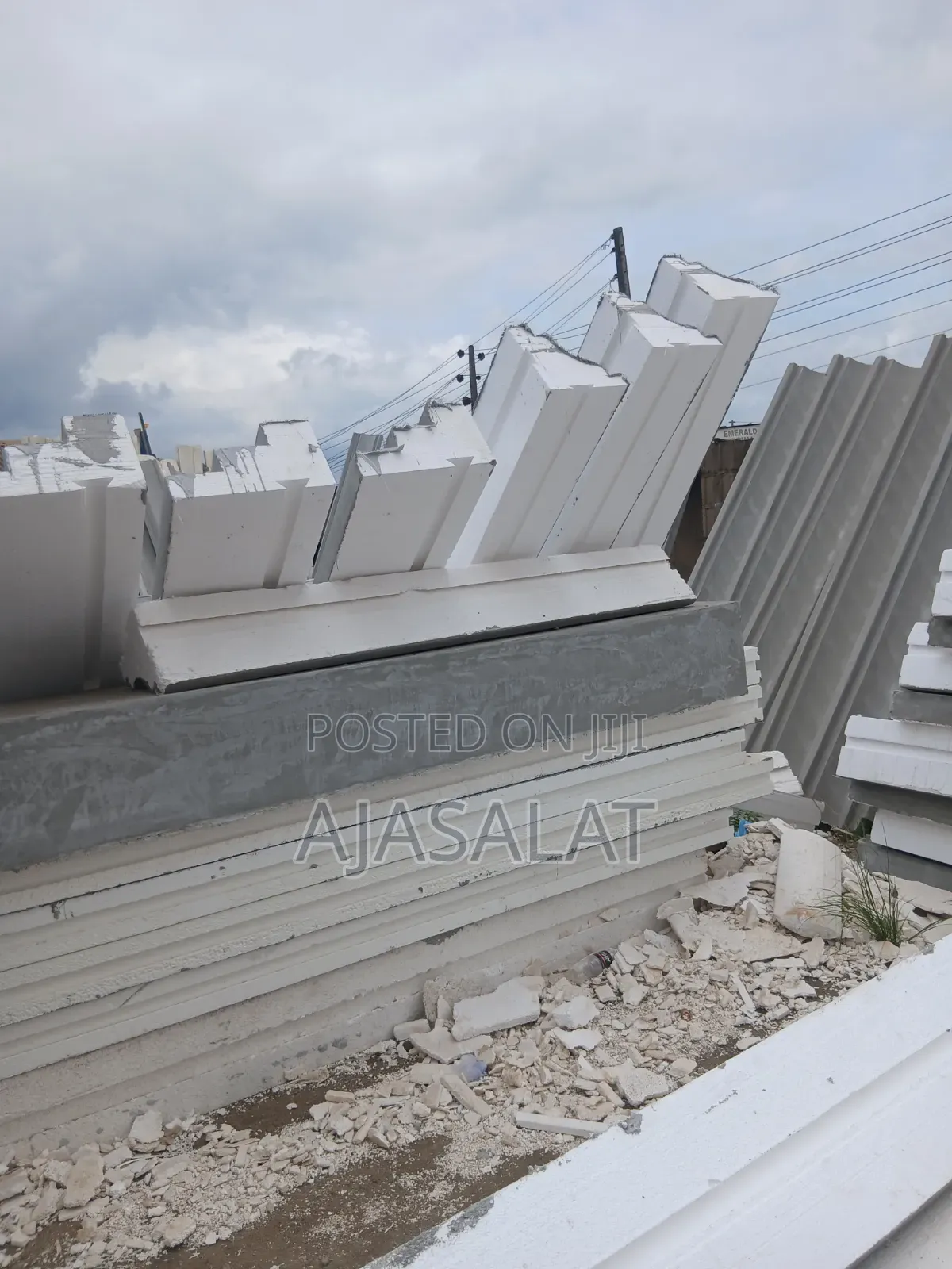 Polystyrene Parapet and Pop Board 300 by 300