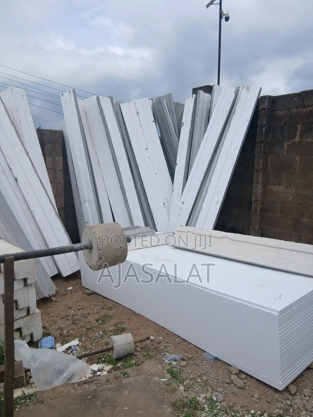 Polystyrene Parapet and Pop Board 300 by 300