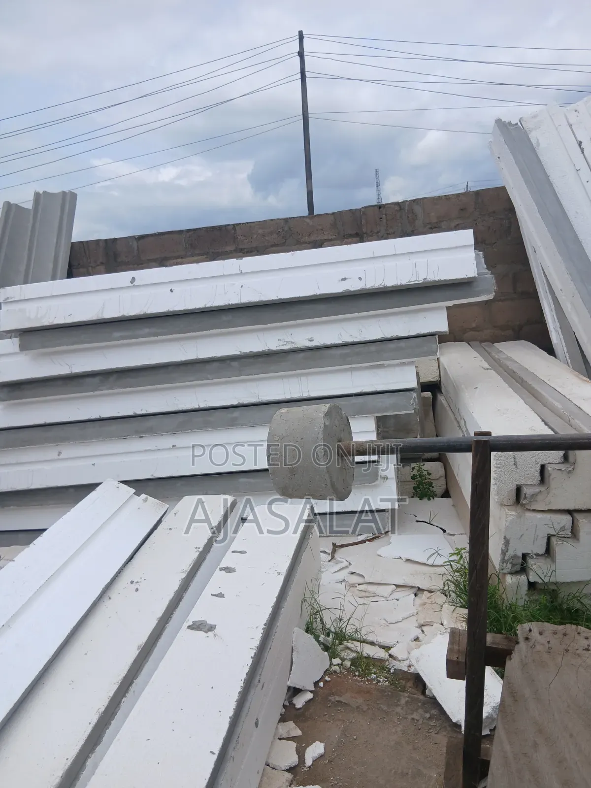 Polystyrene Parapet and Pop Board 300 by 300