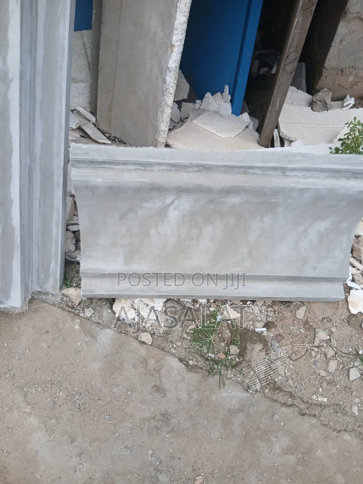 250 by 300 Polystyrene Parapet